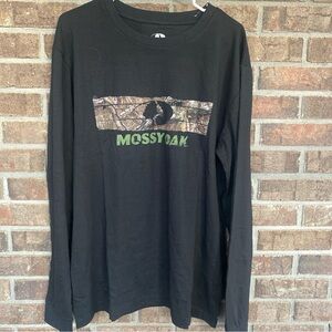 Mossy Oak Black and Camouflage Long Sleeve Tee NWOT